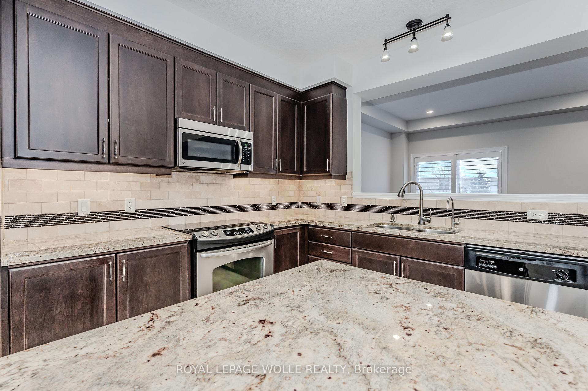 Photo 12 of 204 Cranbrook Street, Kitchener — HOMEH