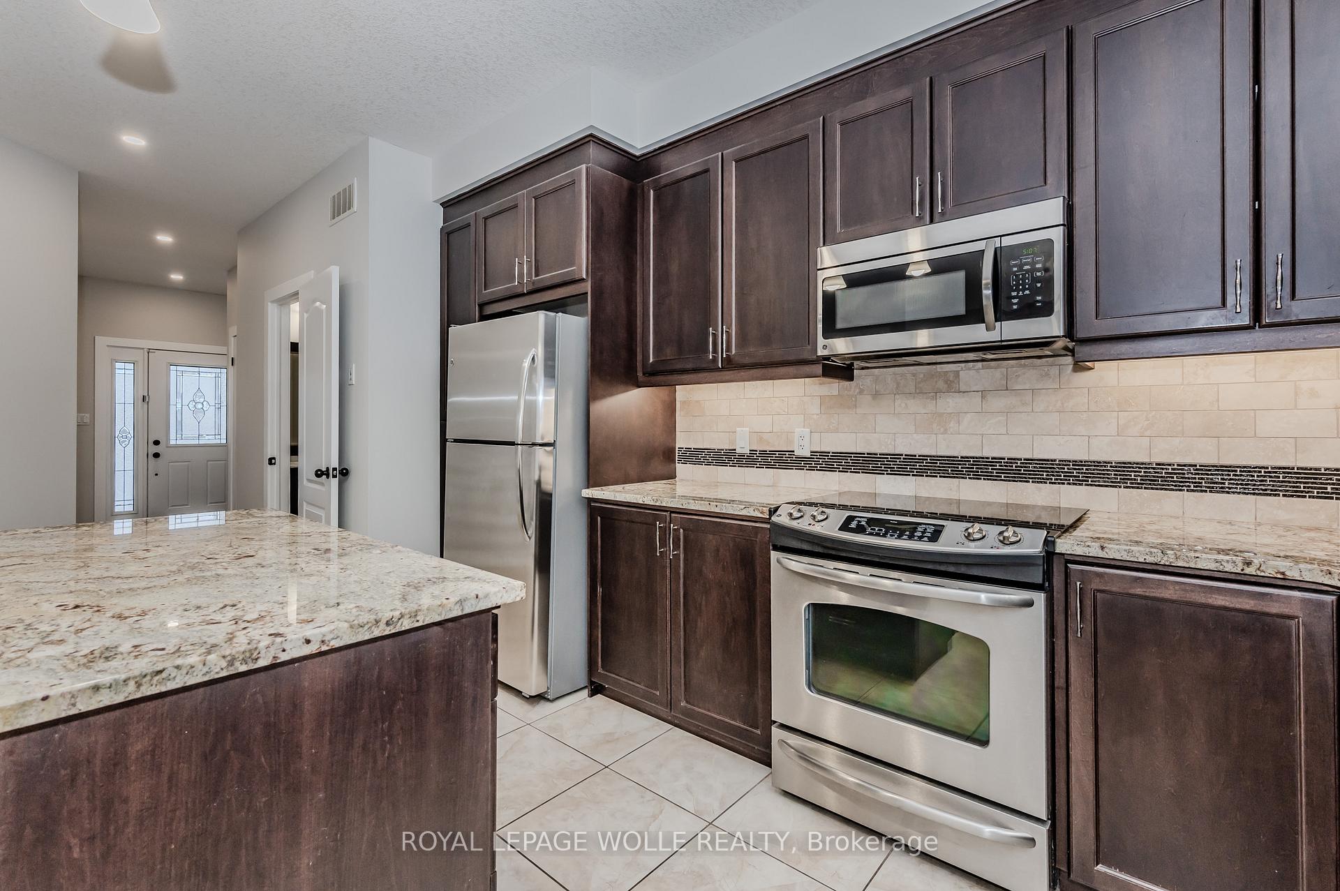 Photo 13 of 204 Cranbrook Street, Kitchener — HOMEH
