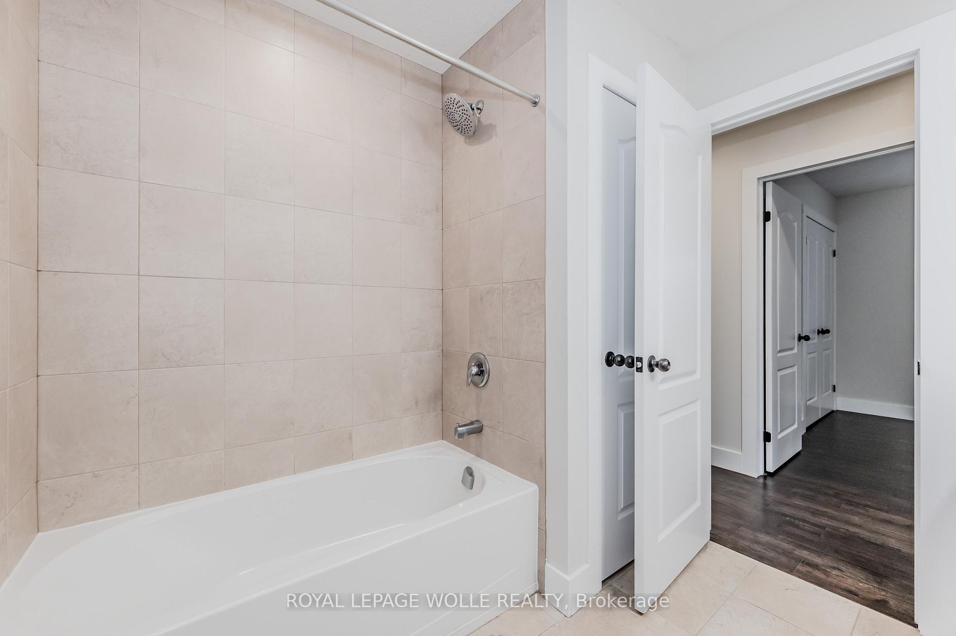 Photo 23 of 204 Cranbrook Street, Kitchener — HOMEH
