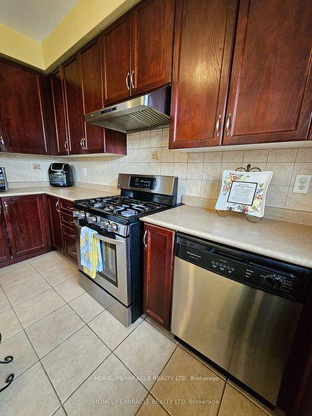 Photo 17 of 39 Evaridge Drive, Markham, Cornell — HOMEH