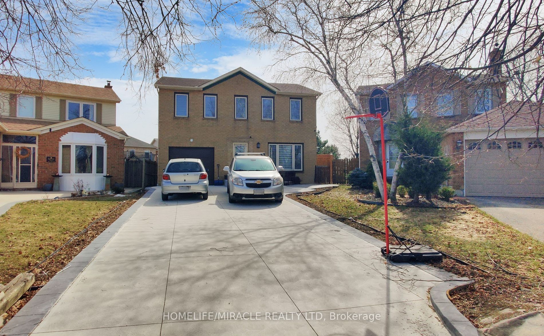 Photo 2 of 20 Nadia Place, Brampton, Westgate — HOMEH