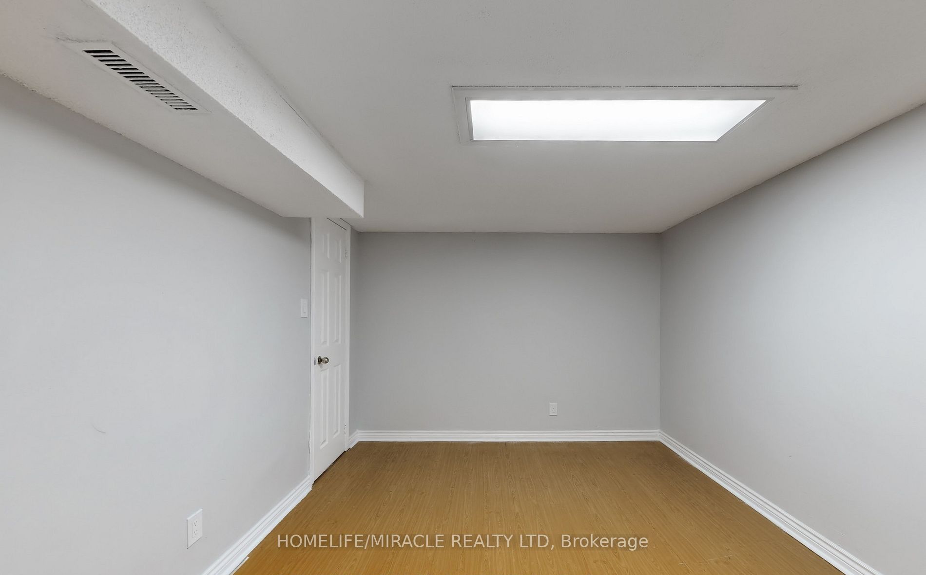Photo 31 of 20 Nadia Place, Brampton, Westgate — HOMEH