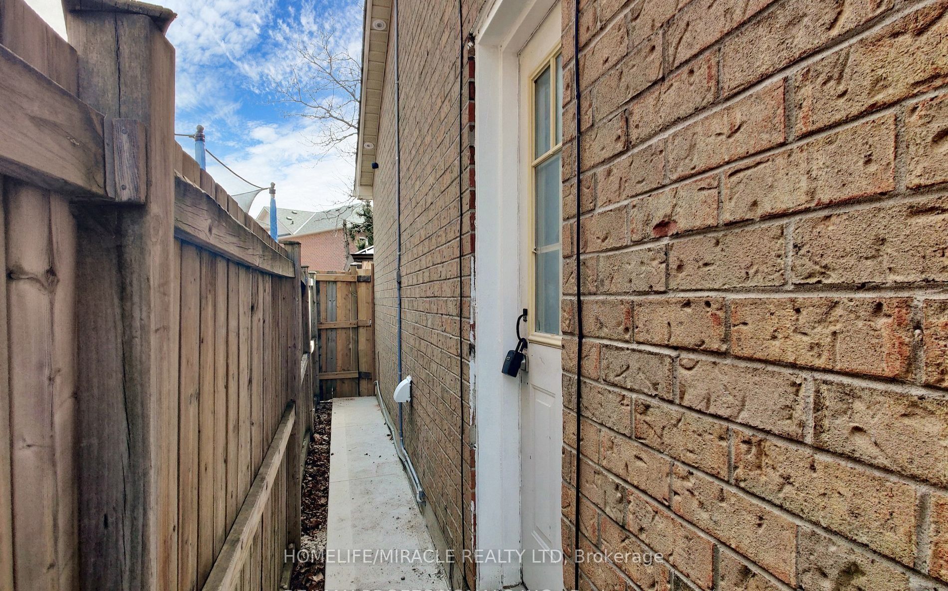 Photo 34 of 20 Nadia Place, Brampton, Westgate — HOMEH