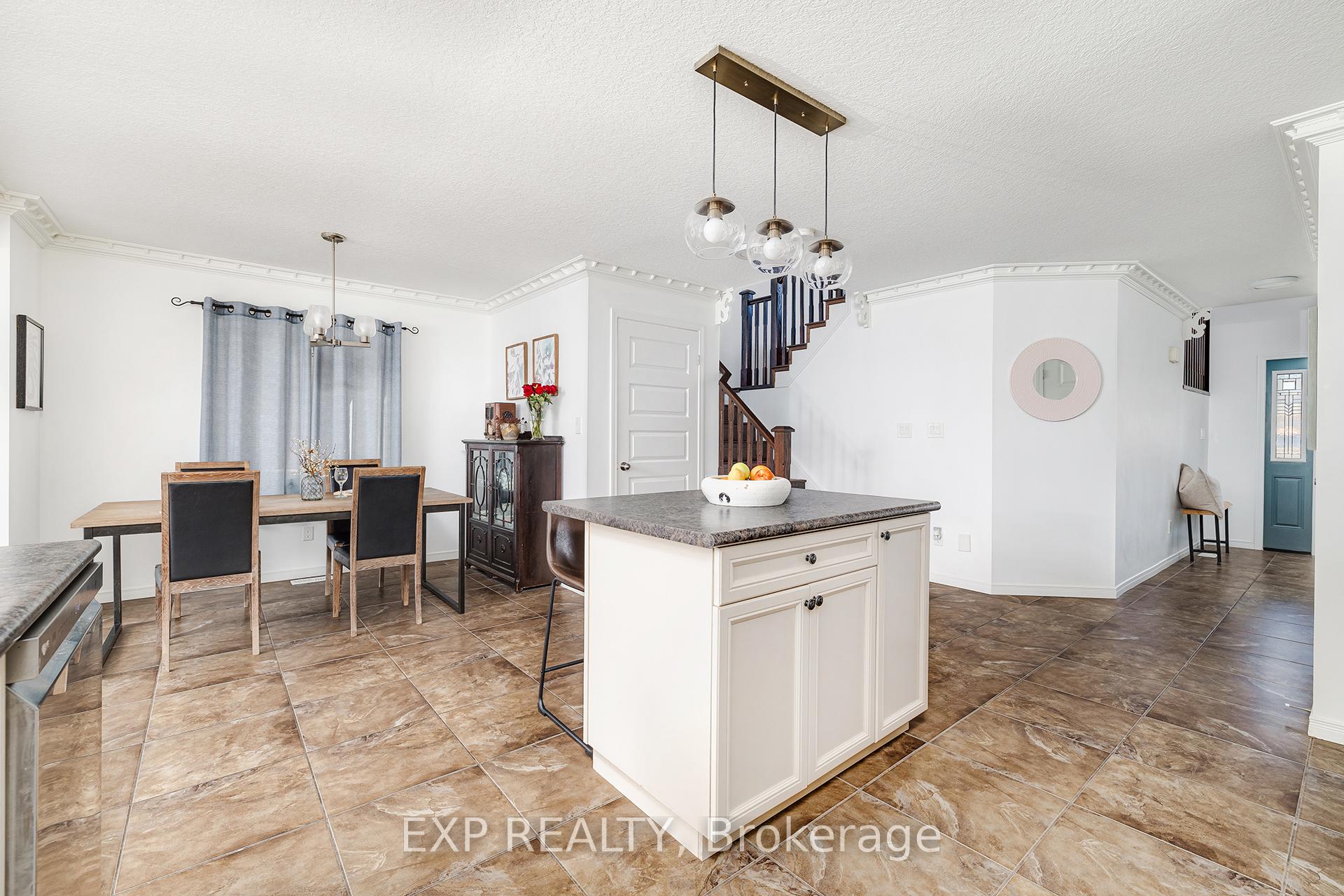 Photo 5 of 30 Pompeii Street, Kitchener — HOMEH
