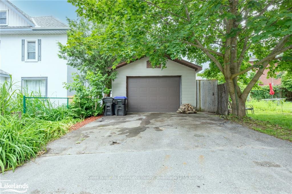 Photo 3 of 457 Queen Street, Midland — HOMEH