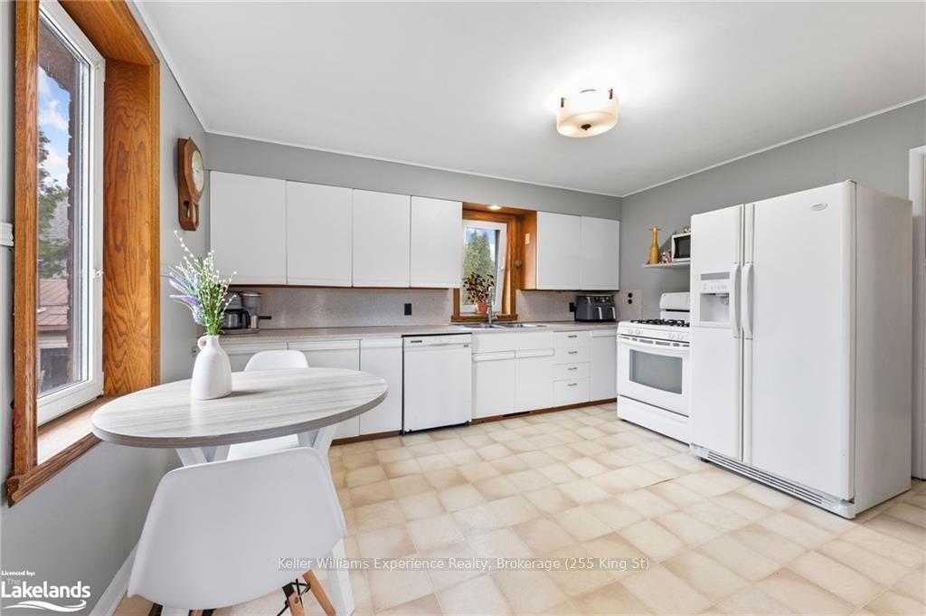 Photo 7 of 457 Queen Street, Midland — HOMEH
