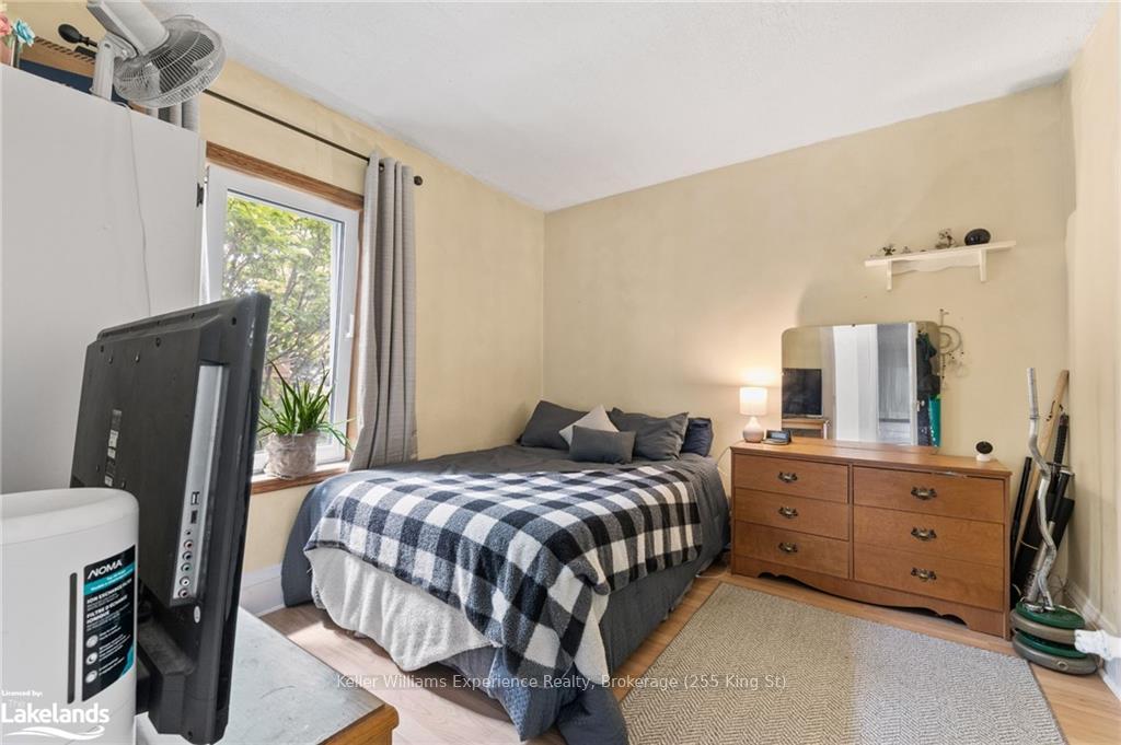 Photo 14 of 457 Queen Street, Midland — HOMEH