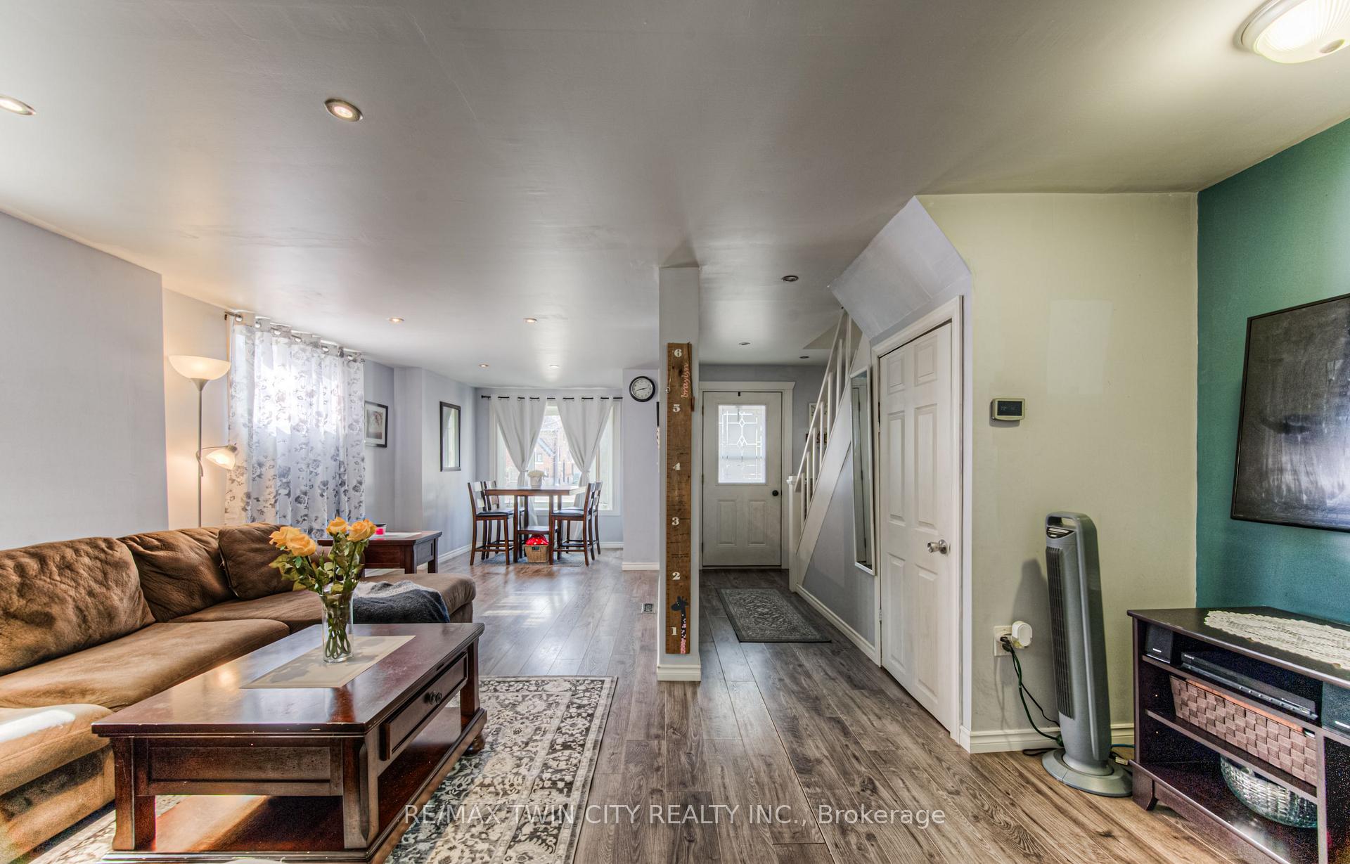 Photo 7 of 87 6 Avenue, Kitchener — HOMEH