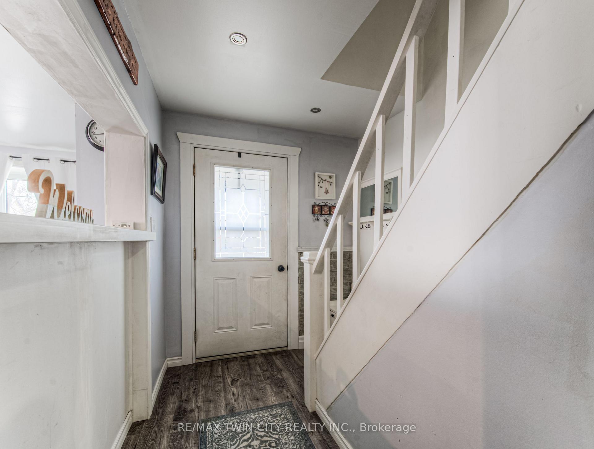 Photo 9 of 87 6 Avenue, Kitchener — HOMEH