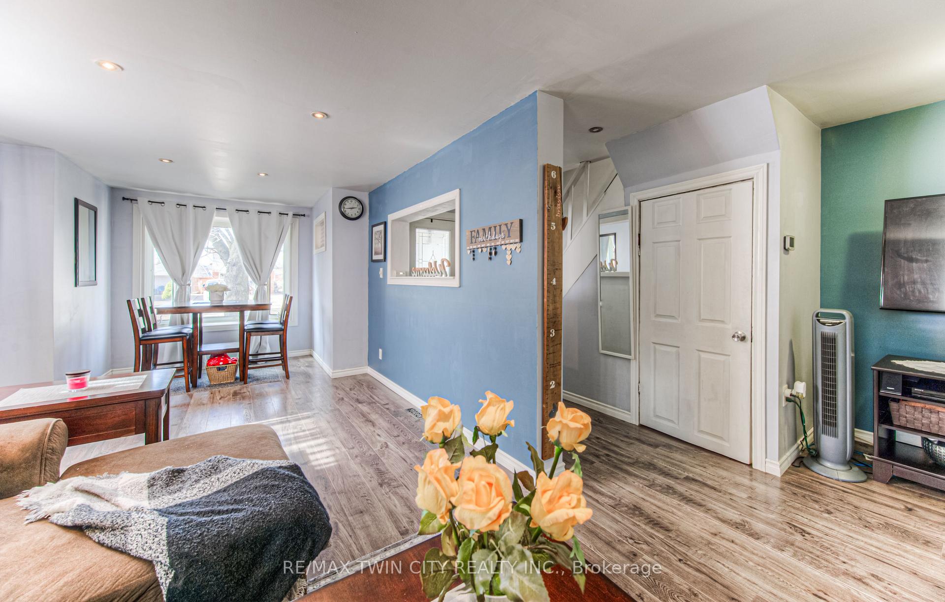 Photo 12 of 87 6 Avenue, Kitchener — HOMEH