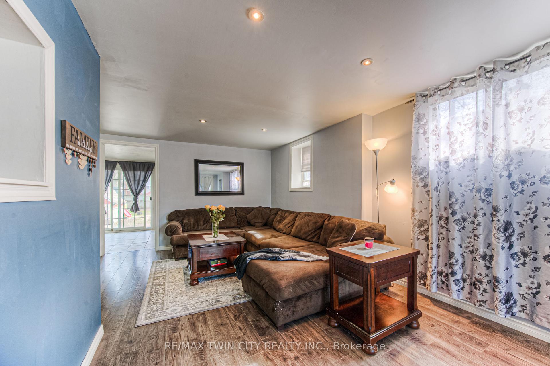 Photo 16 of 87 6 Avenue, Kitchener — HOMEH