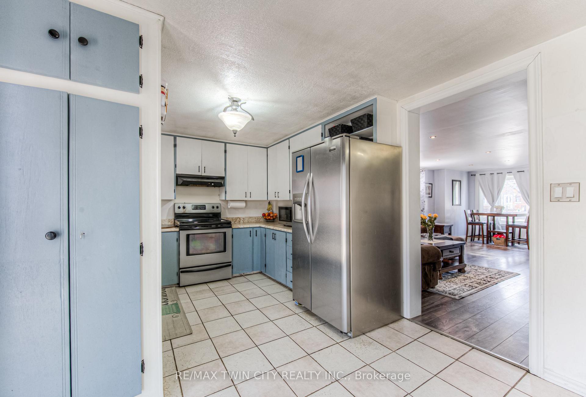 Photo 20 of 87 6 Avenue, Kitchener — HOMEH
