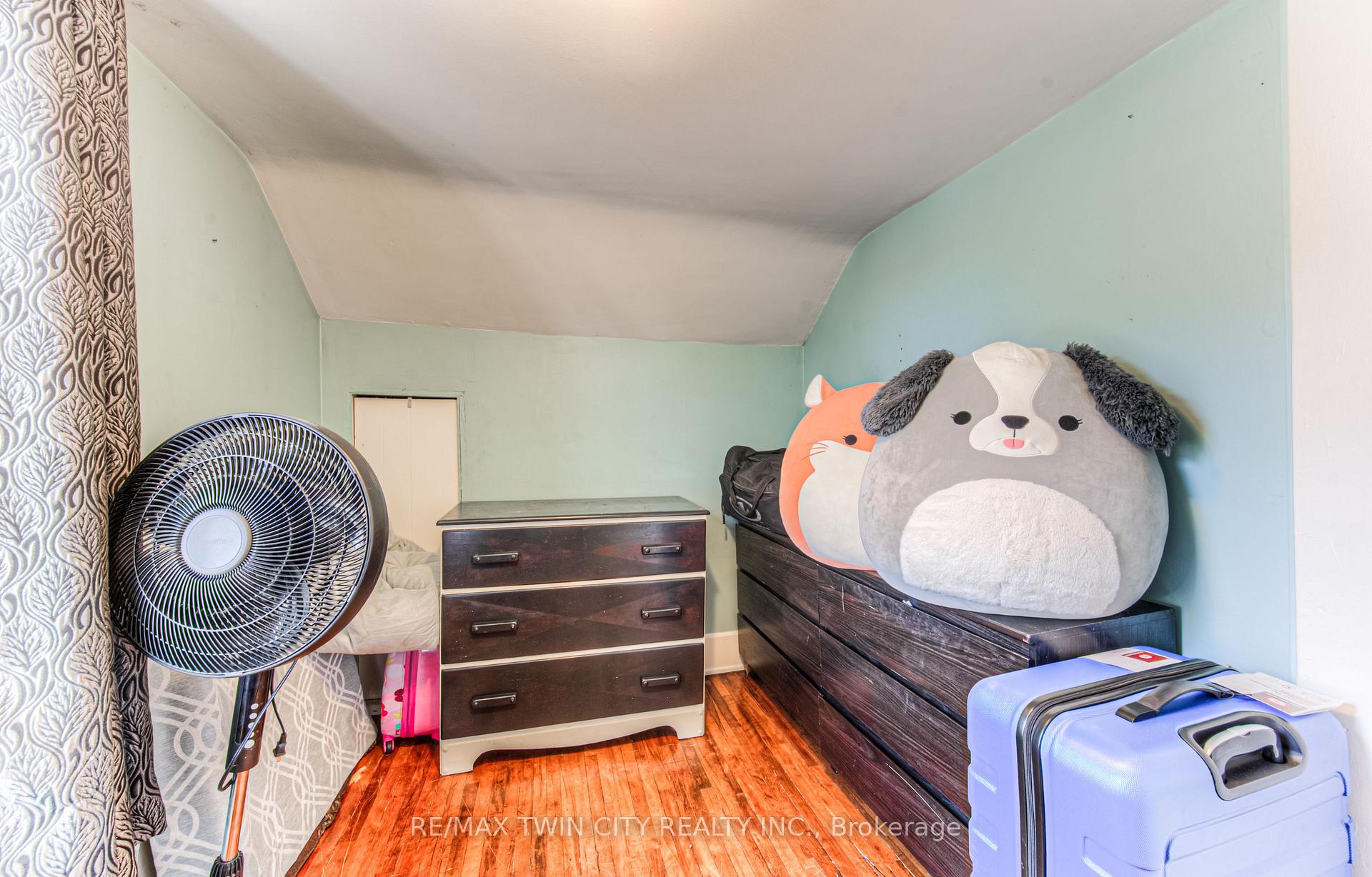 Photo 30 of 87 6 Avenue, Kitchener — HOMEH