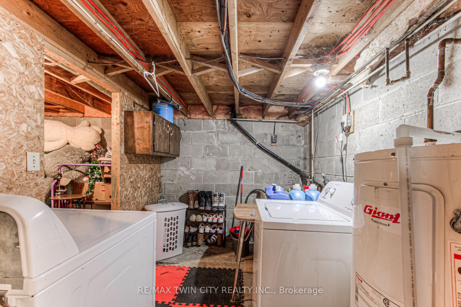 Photo 32 of 87 6 Avenue, Kitchener — HOMEH