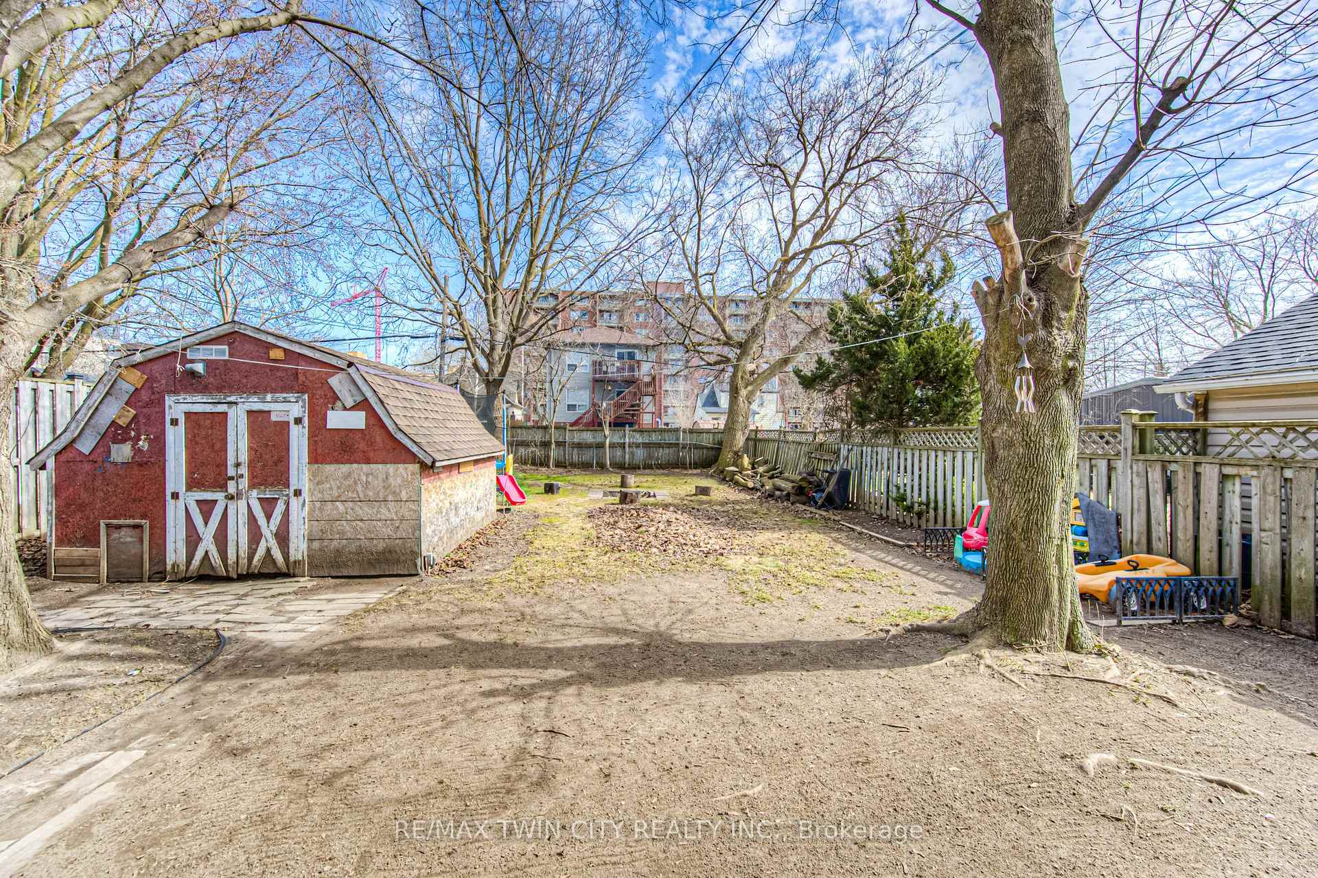 Photo 37 of 87 6 Avenue, Kitchener — HOMEH