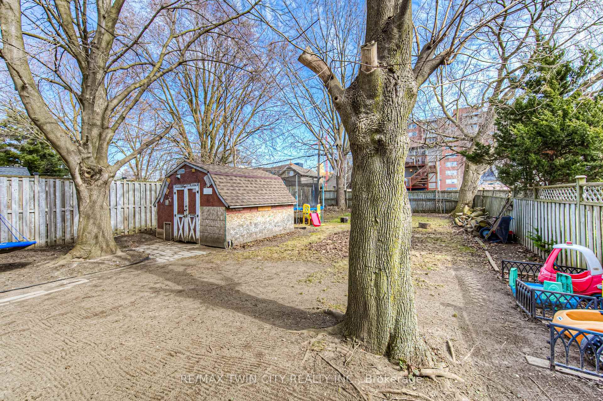 Photo 38 of 87 6 Avenue, Kitchener — HOMEH