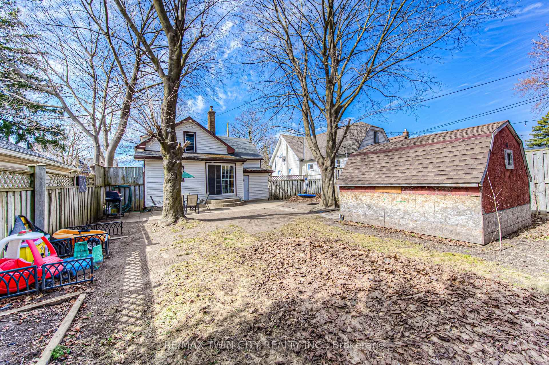 Photo 40 of 87 6 Avenue, Kitchener — HOMEH