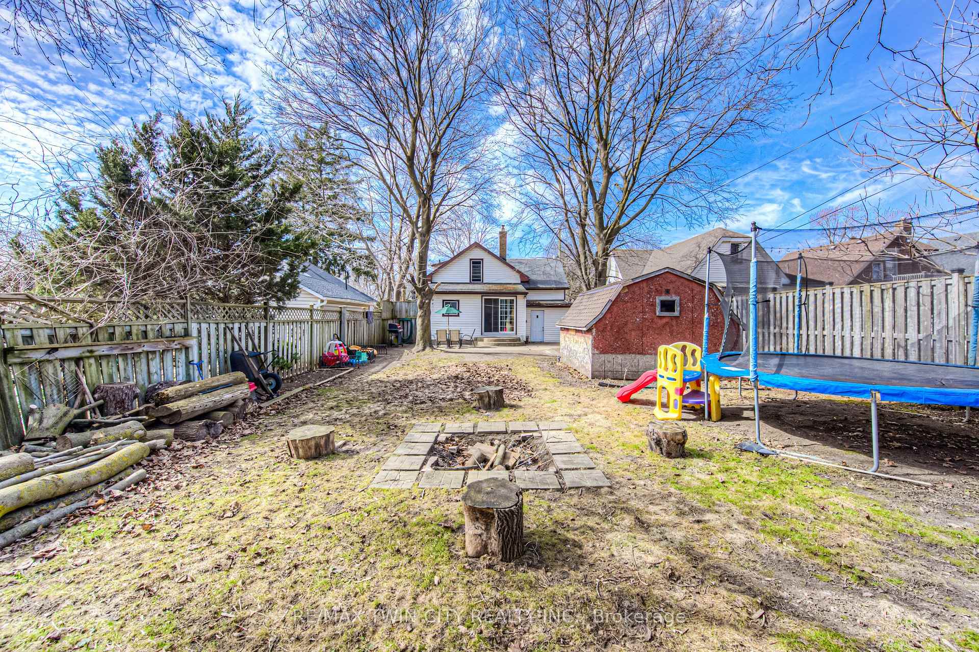 Photo 43 of 87 6 Avenue, Kitchener — HOMEH