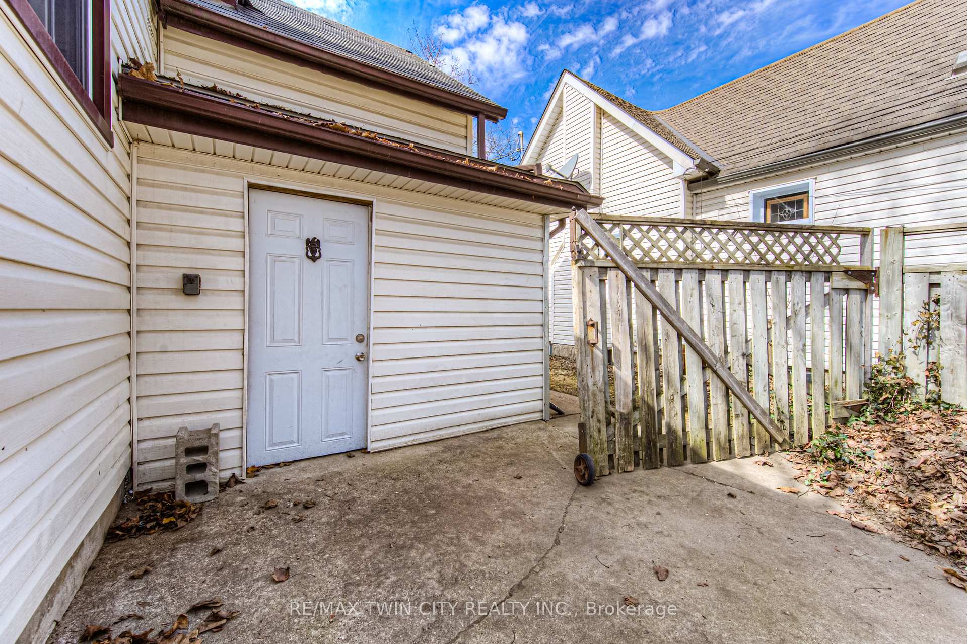 Photo 45 of 87 6 Avenue, Kitchener — HOMEH