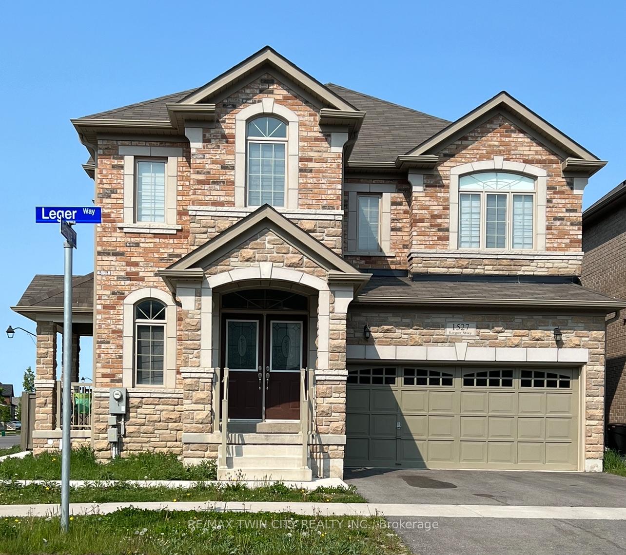 Front of Unit Basement, 1527 Leger Way