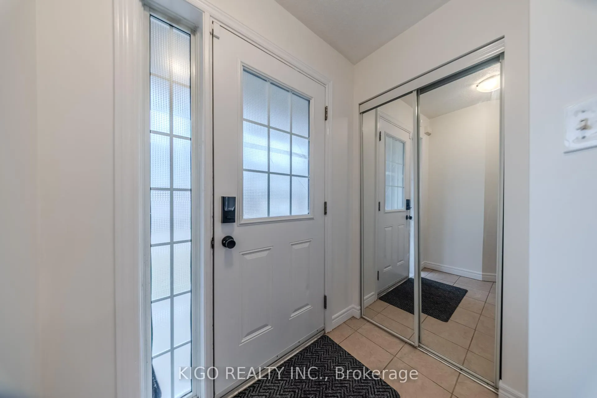 Photo 4 of Unit 13, 468 Doon South Drive, Kitchener, Doon South — HOMEH