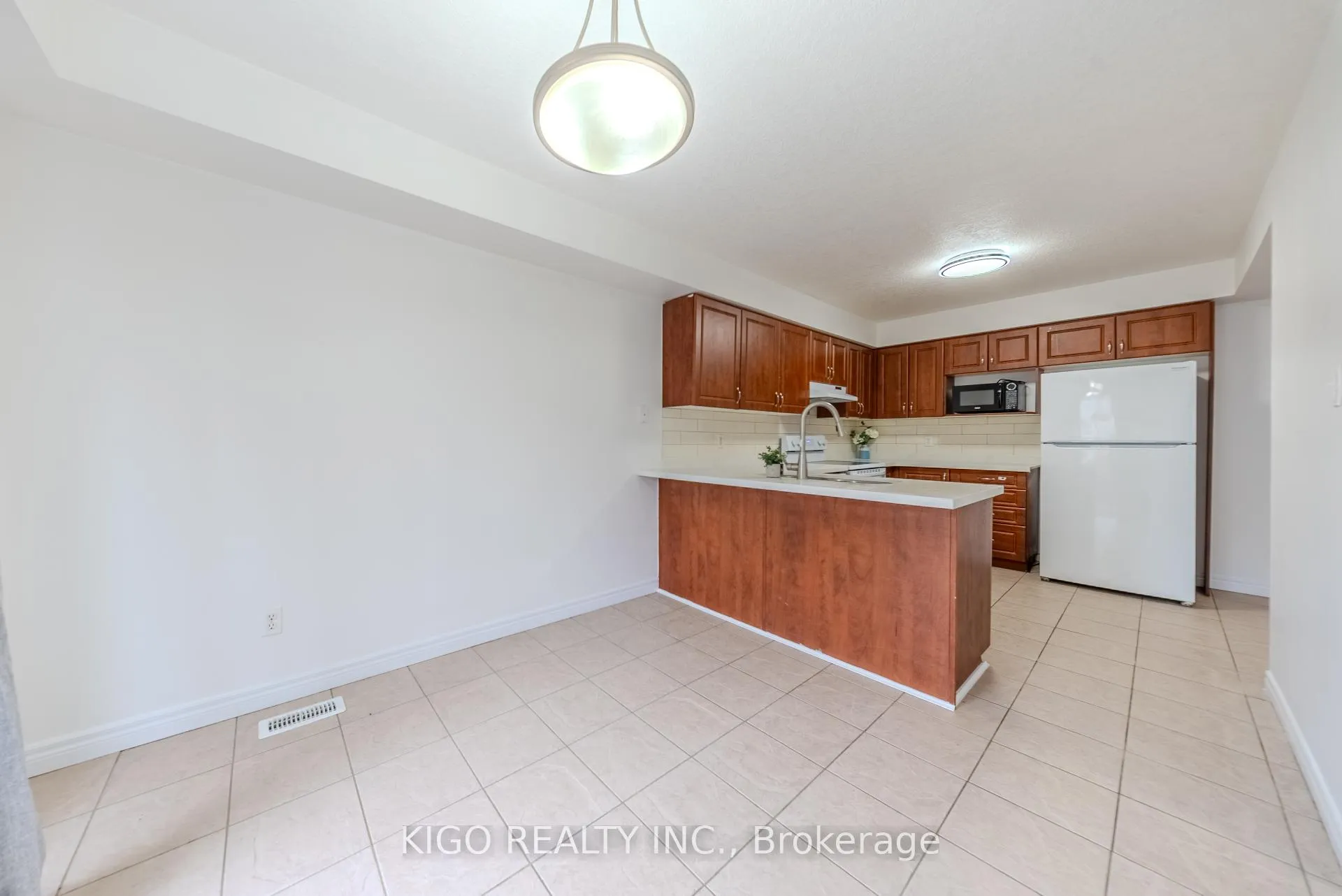 Photo 13 of Unit 13, 468 Doon South Drive, Kitchener, Doon South — HOMEH