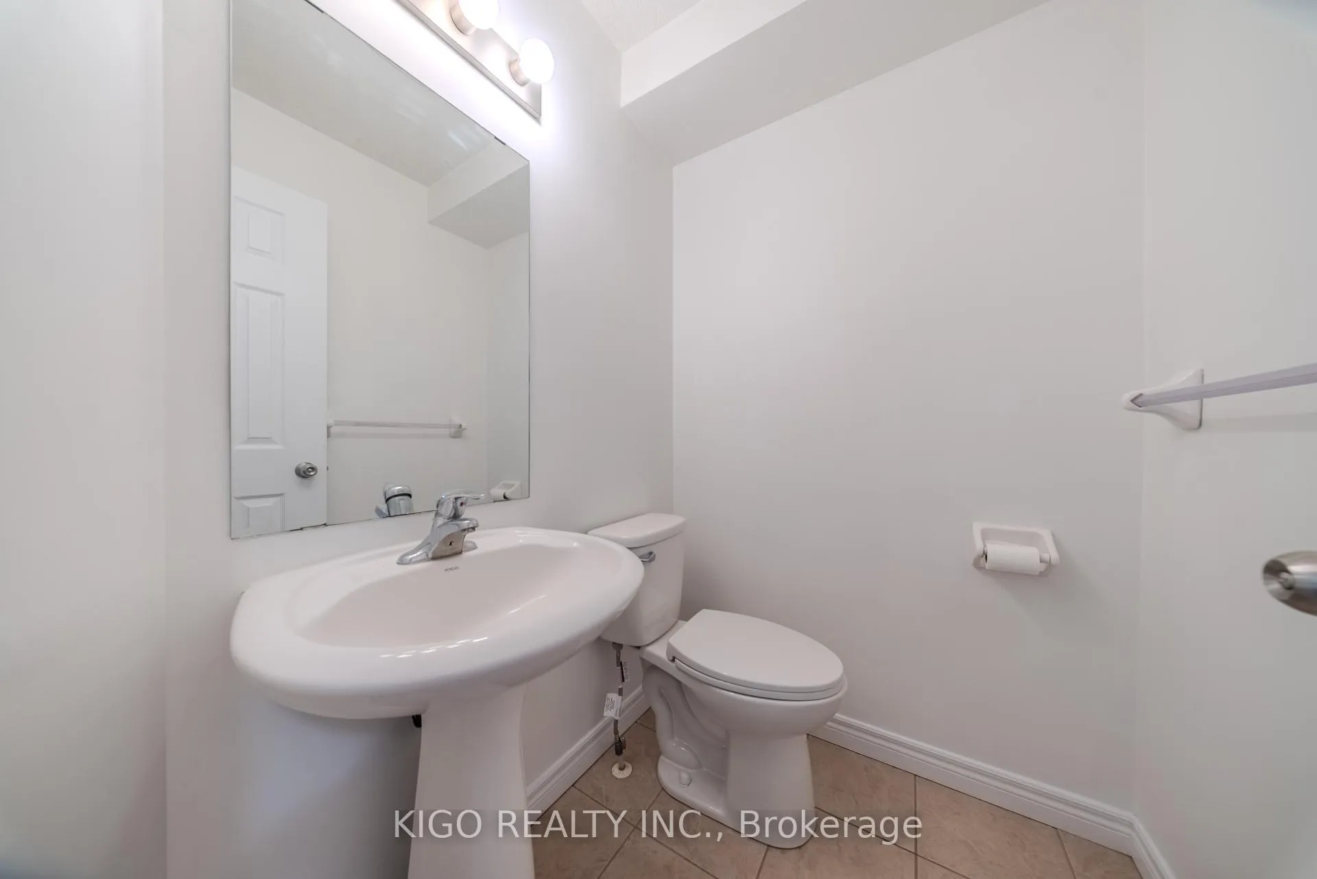 Photo 14 of Unit 13, 468 Doon South Drive, Kitchener, Doon South — HOMEH