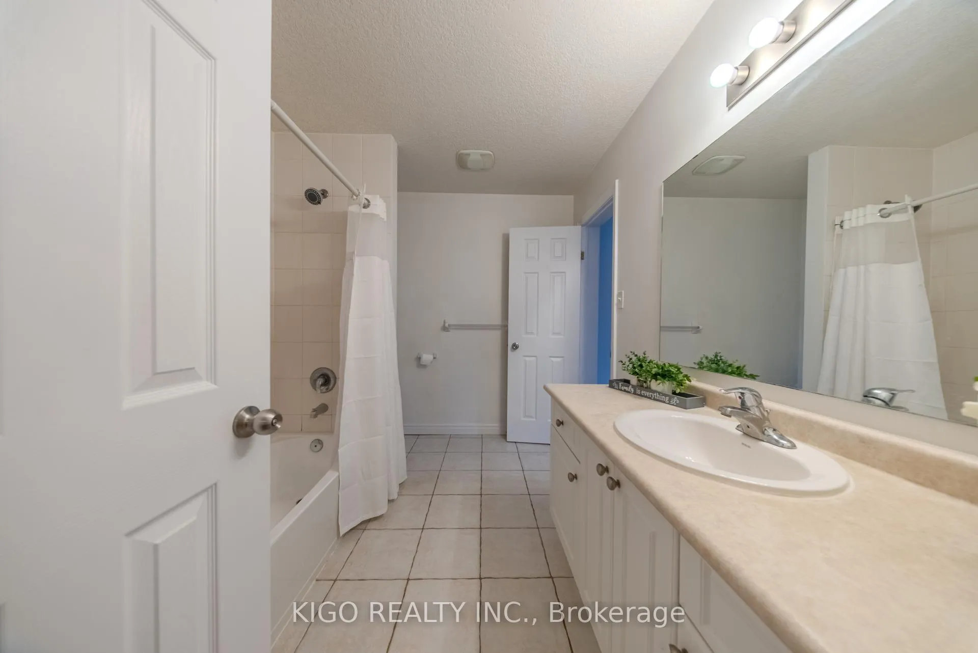 Photo 22 of Unit 13, 468 Doon South Drive, Kitchener, Doon South — HOMEH