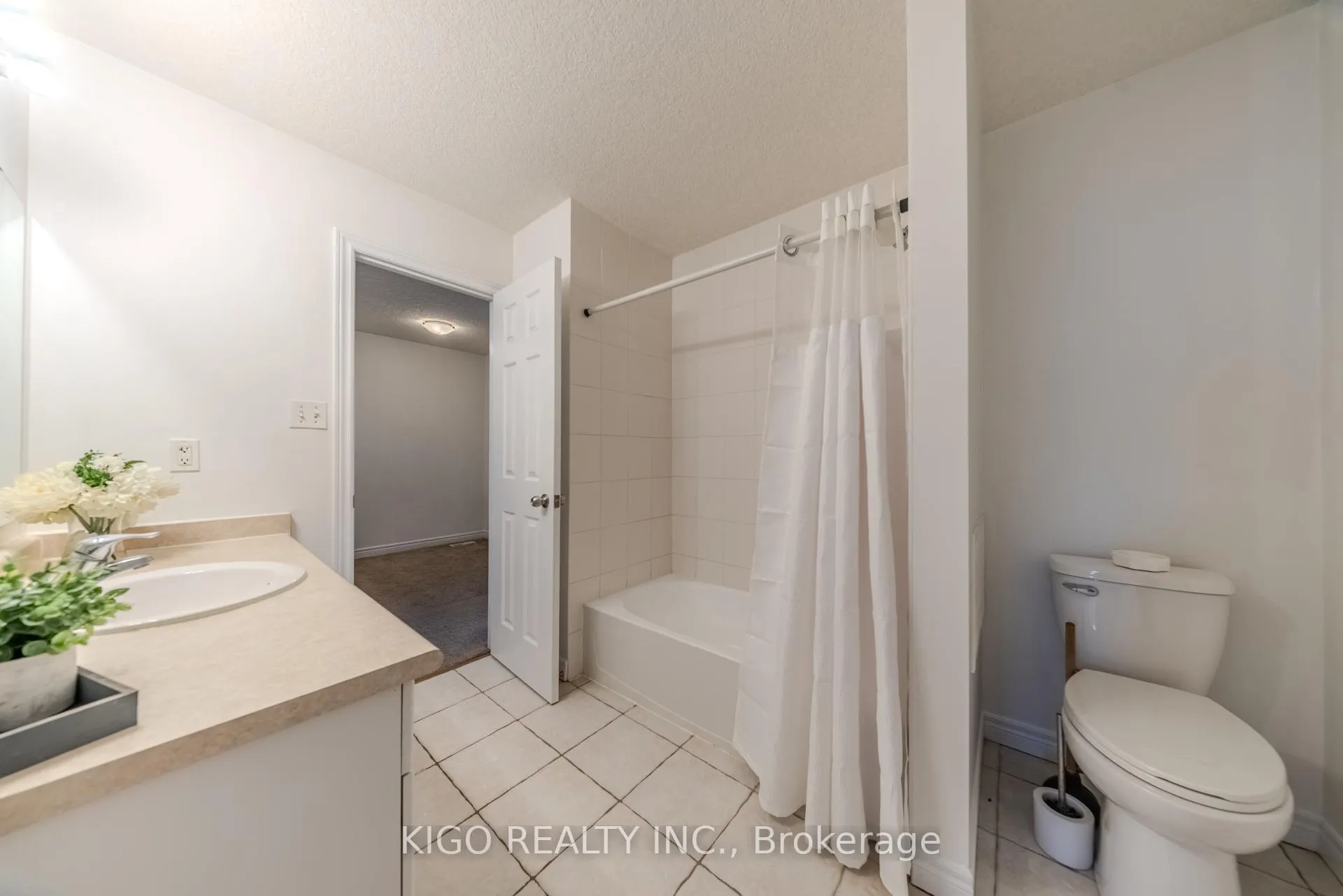 Photo 23 of Unit 13, 468 Doon South Drive, Kitchener, Doon South — HOMEH
