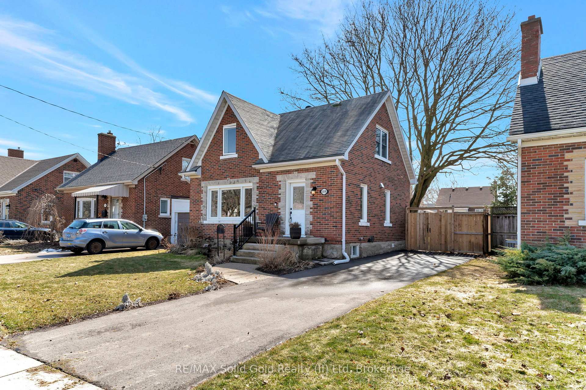 Photo 2 of 109 Adelaide Street, Kitchener, Victoria Hills — HOMEH