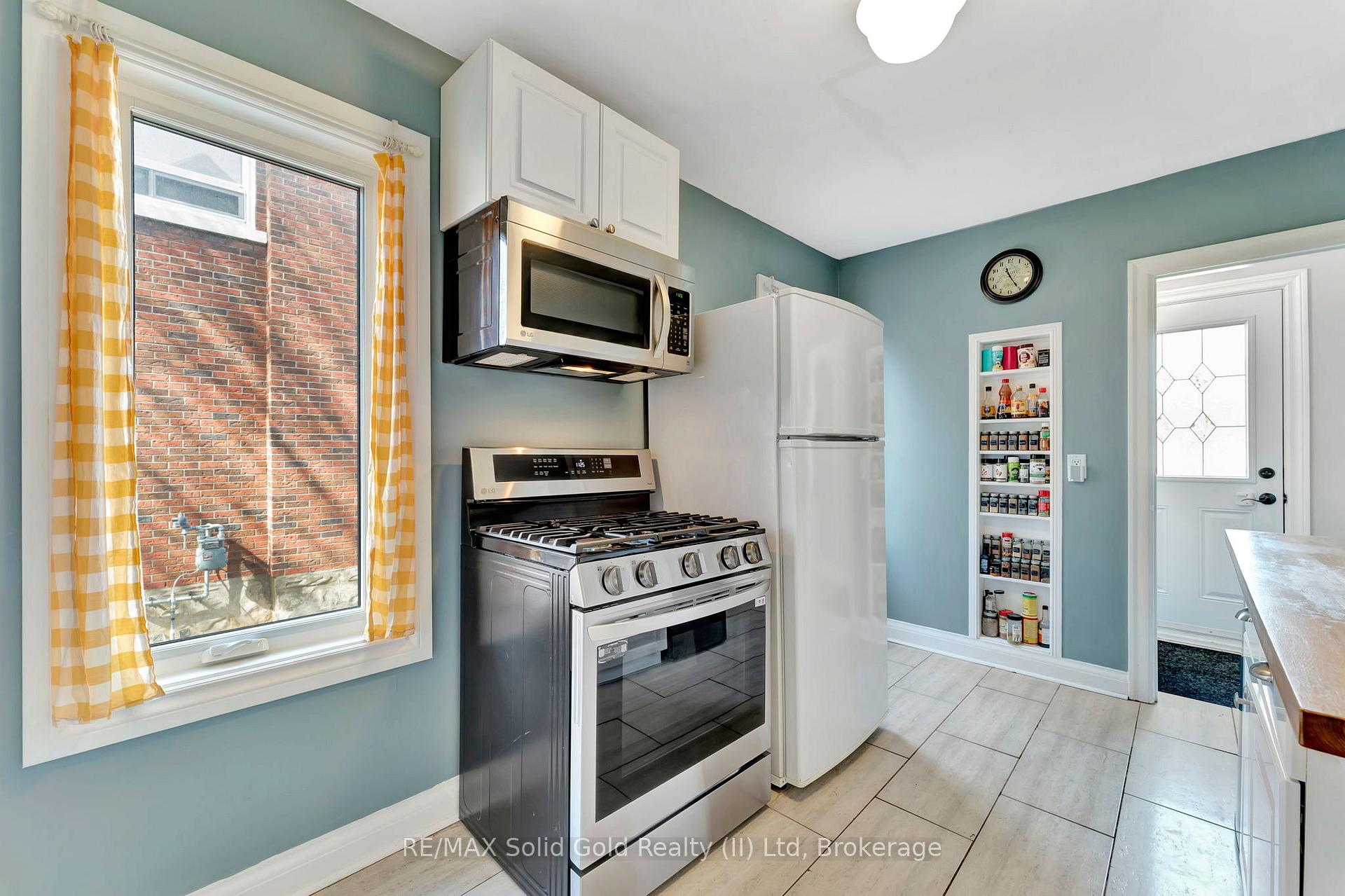 Photo 9 of 109 Adelaide Street, Kitchener, Victoria Hills — HOMEH