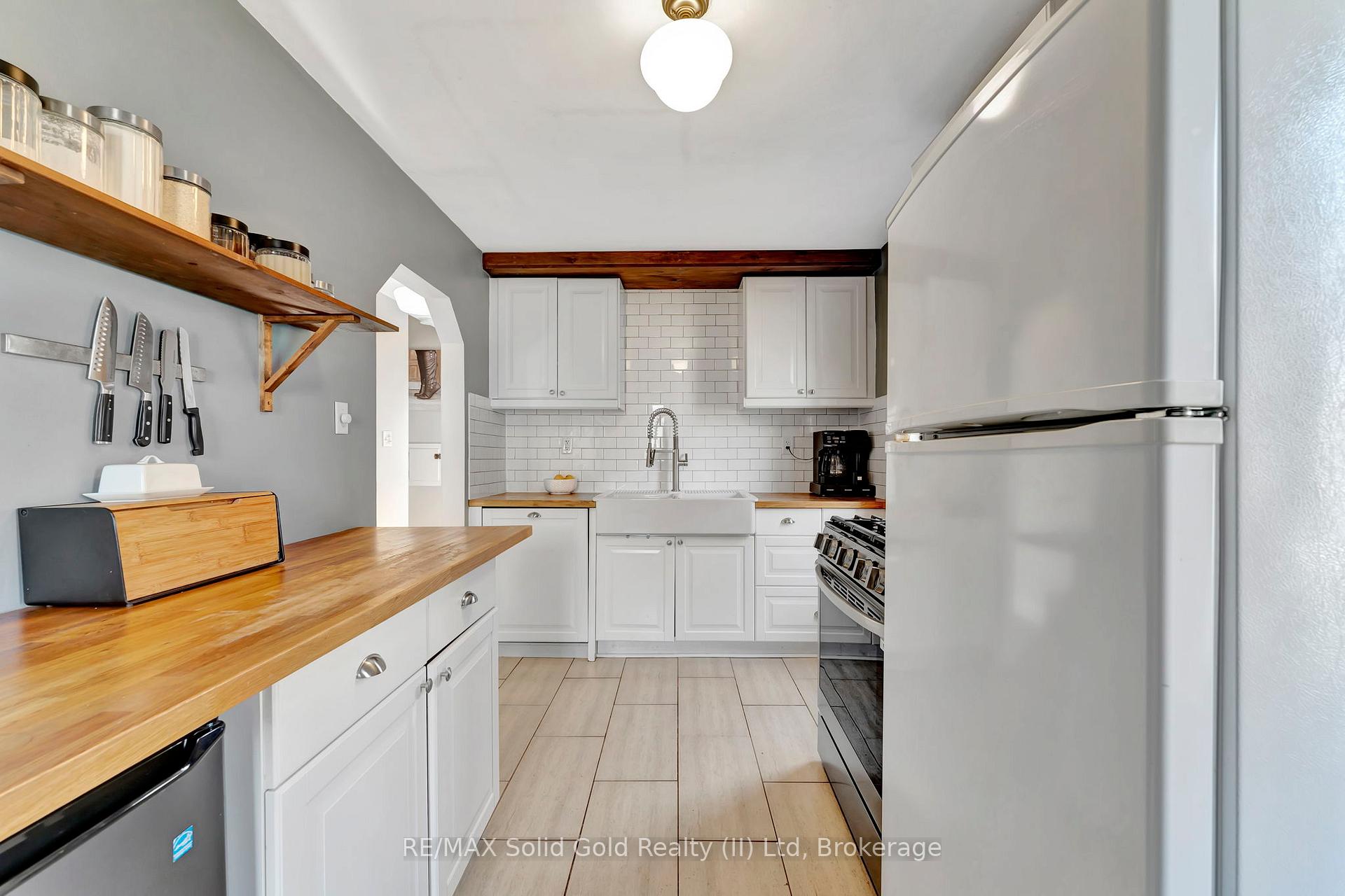 Photo 11 of 109 Adelaide Street, Kitchener, Victoria Hills — HOMEH
