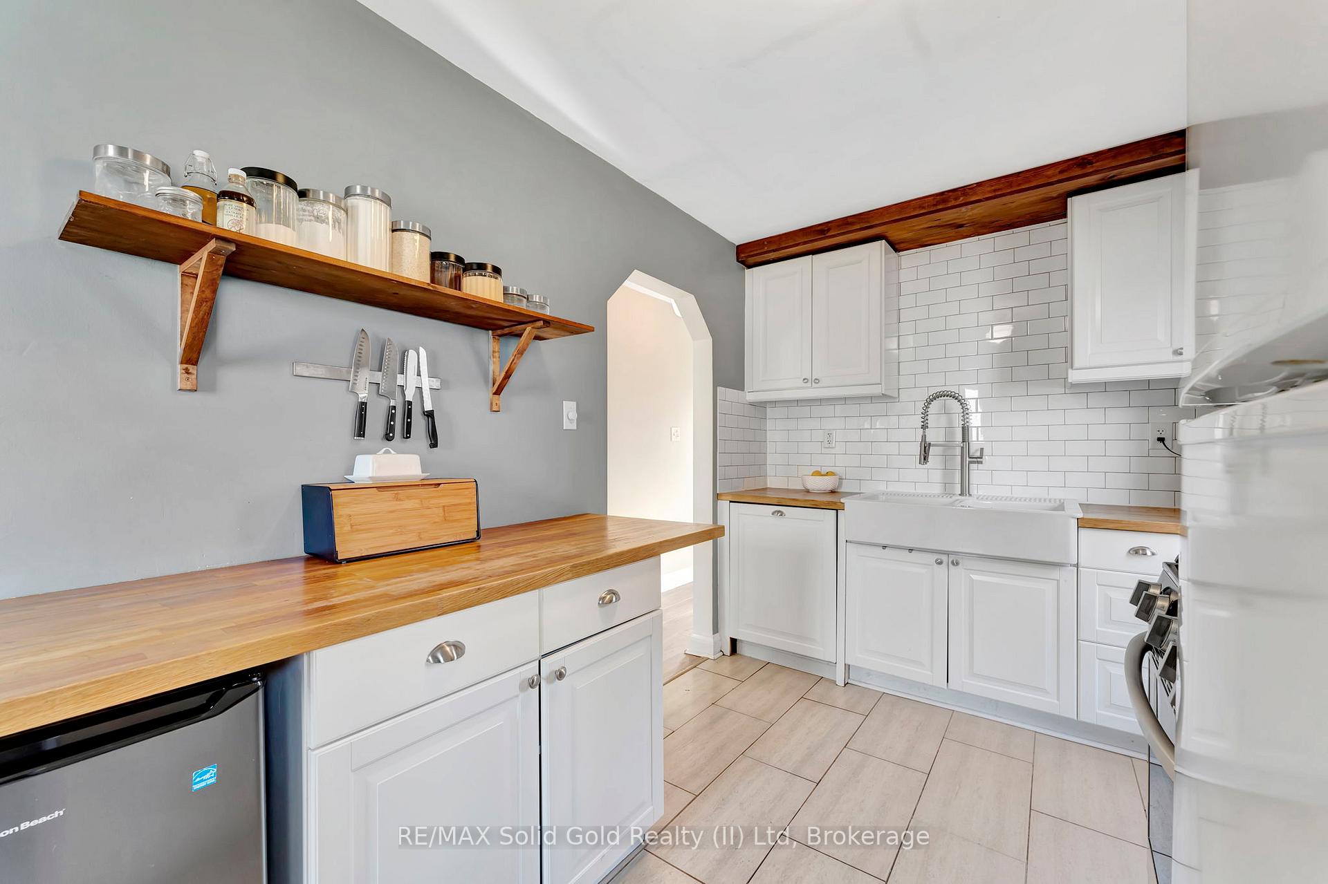 Photo 12 of 109 Adelaide Street, Kitchener, Victoria Hills — HOMEH