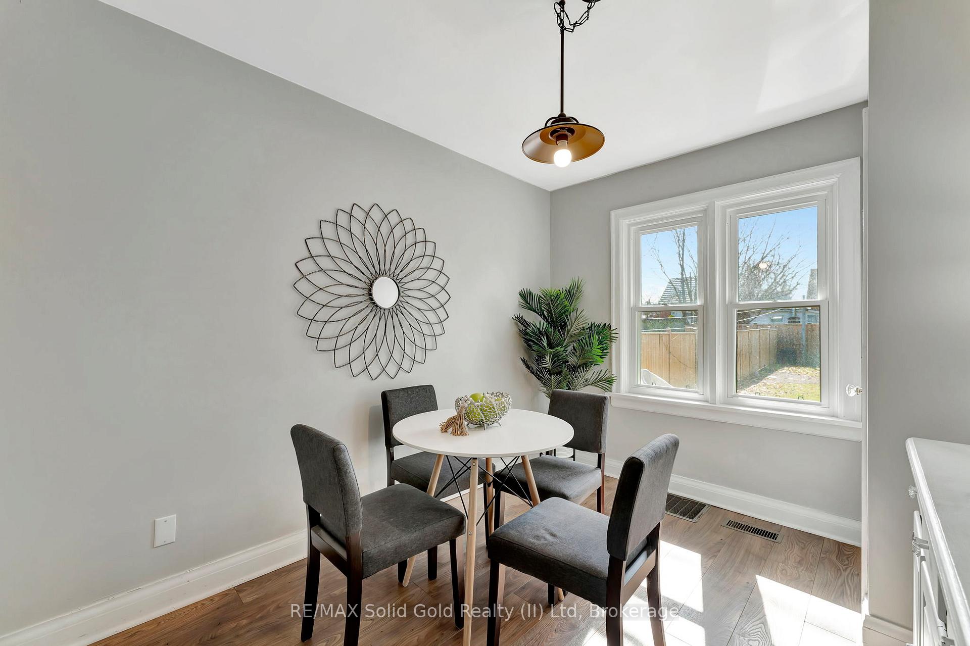 Photo 14 of 109 Adelaide Street, Kitchener, Victoria Hills — HOMEH