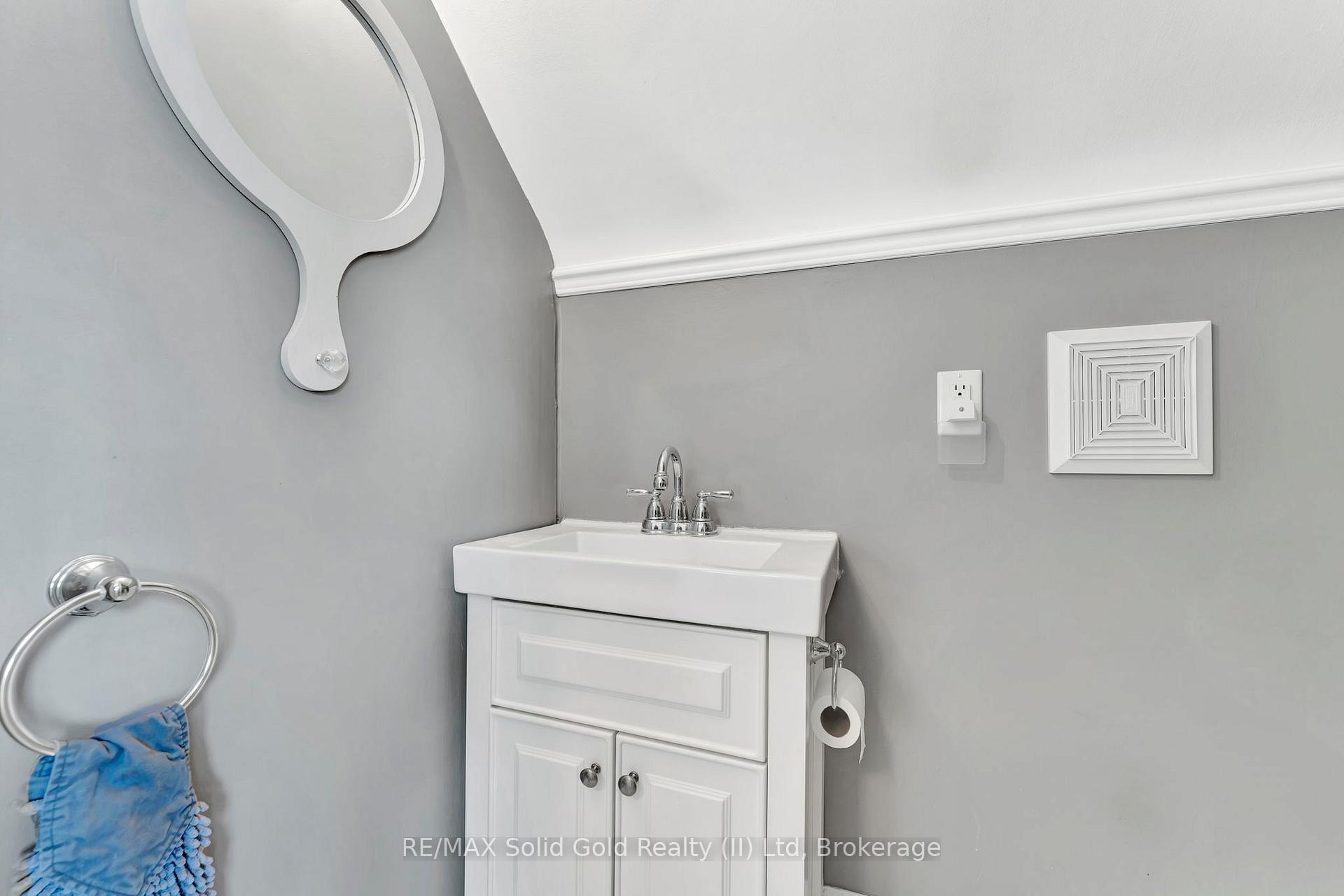 Photo 19 of 109 Adelaide Street, Kitchener, Victoria Hills — HOMEH