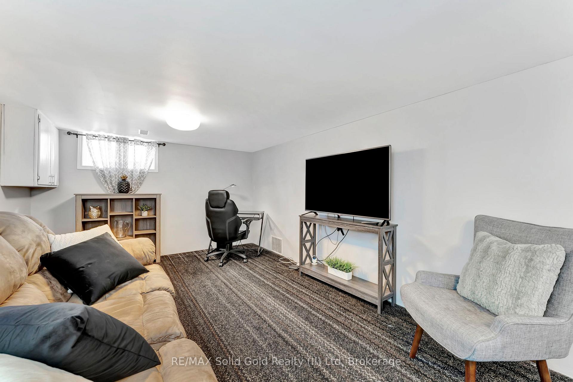 Photo 23 of 109 Adelaide Street, Kitchener, Victoria Hills — HOMEH