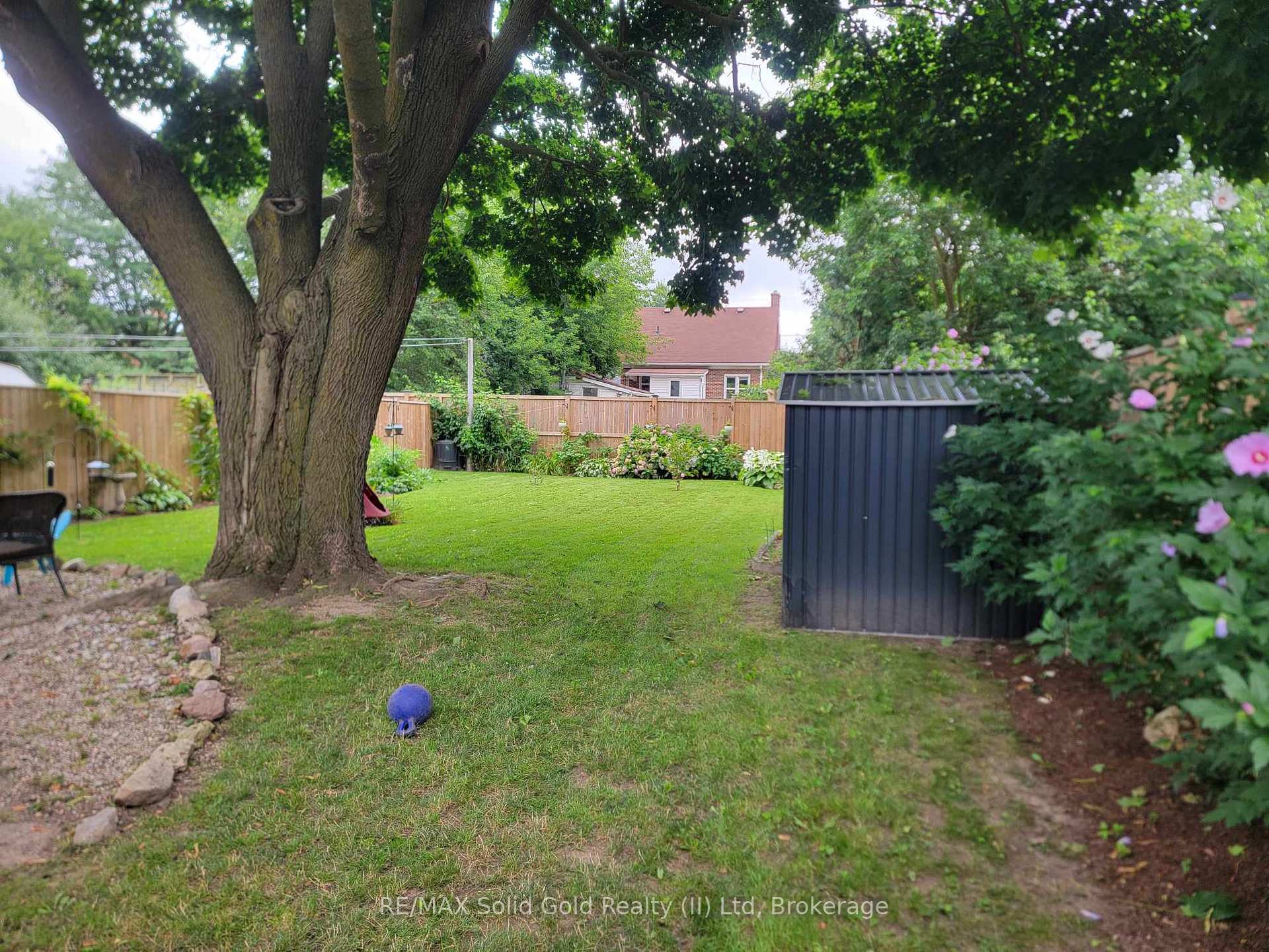 Photo 33 of 109 Adelaide Street, Kitchener, Victoria Hills — HOMEH