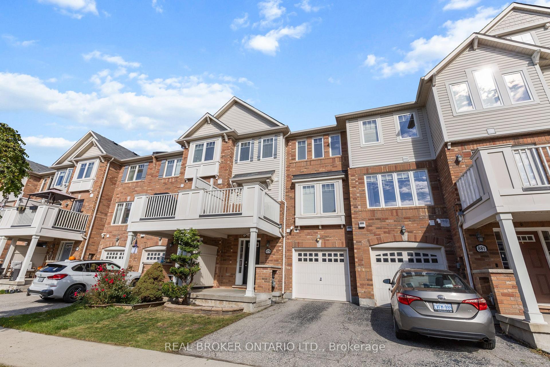 Photo 2 of 879 Willingdon Crescent, Milton, Harrison — HOMEH