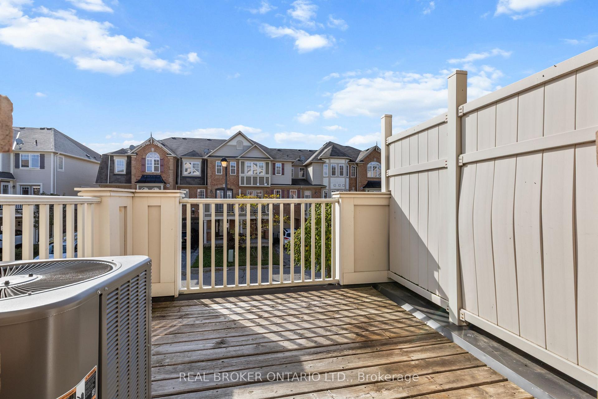Photo 13 of 879 Willingdon Crescent, Milton, Harrison — HOMEH