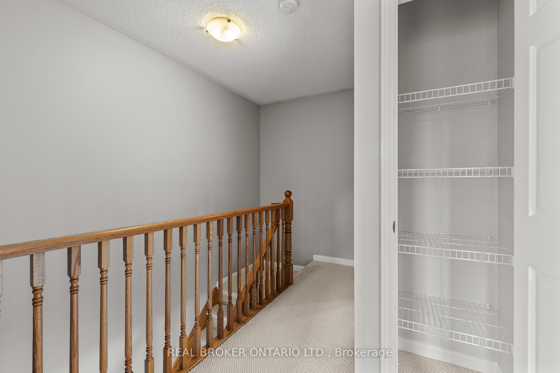 Photo 16 of 879 Willingdon Crescent, Milton, Harrison — HOMEH