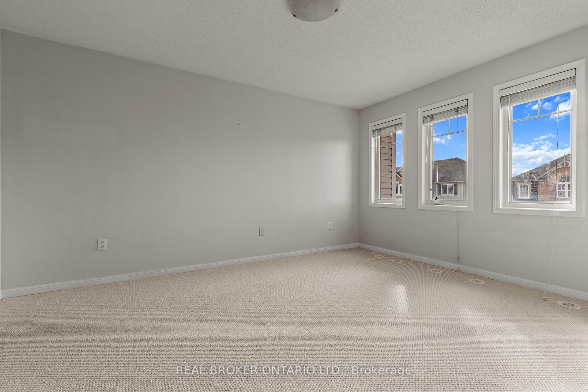Photo 19 of 879 Willingdon Crescent, Milton, Harrison — HOMEH