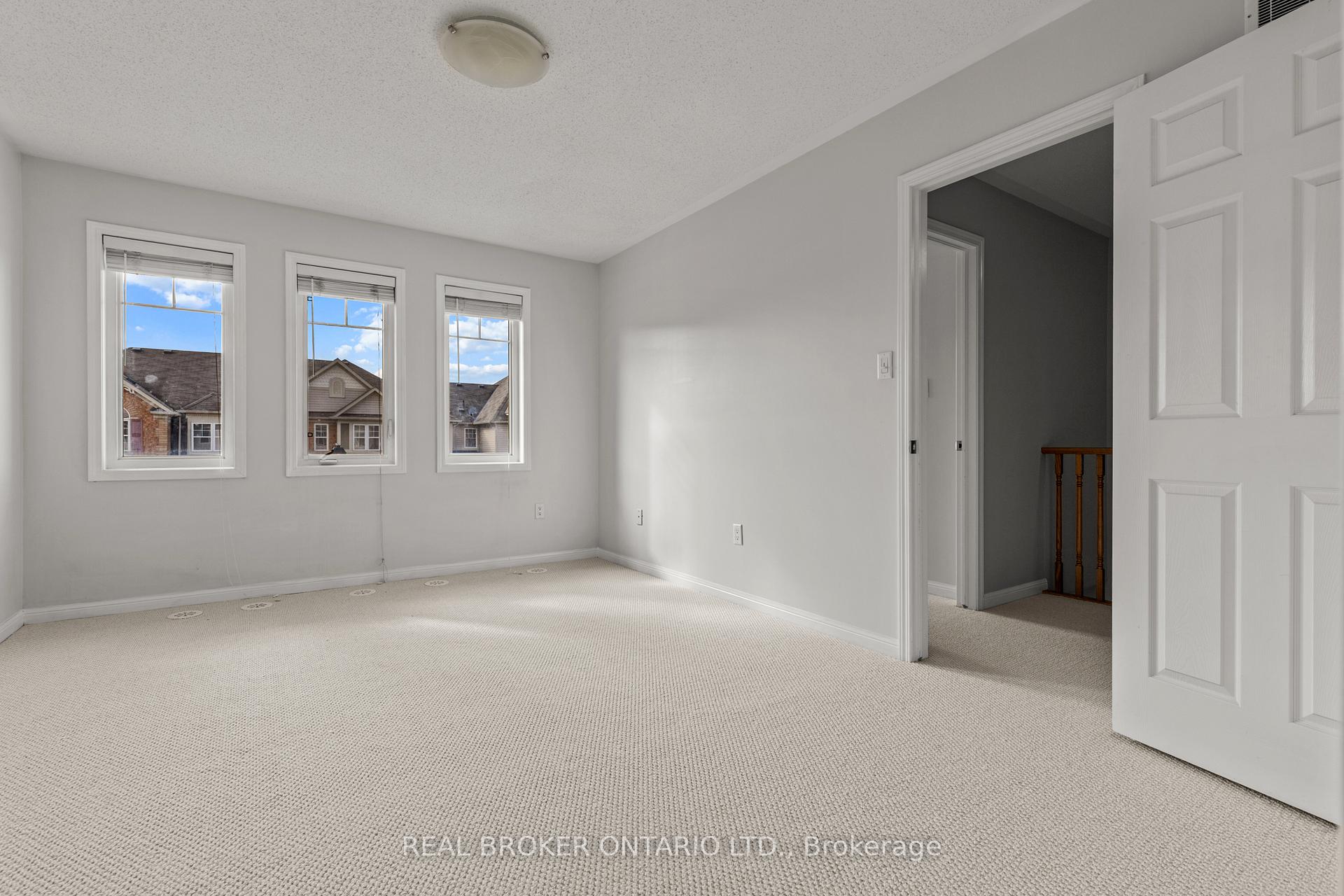 Photo 20 of 879 Willingdon Crescent, Milton, Harrison — HOMEH
