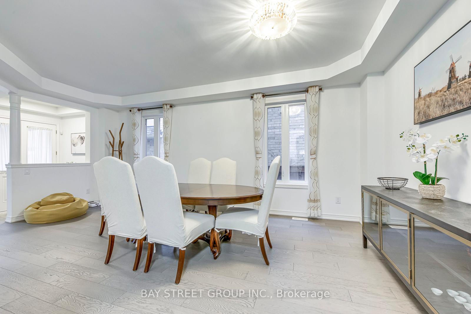 Photo 5 of 16 Henderson Street, Hamilton, Ancaster — HOMEH