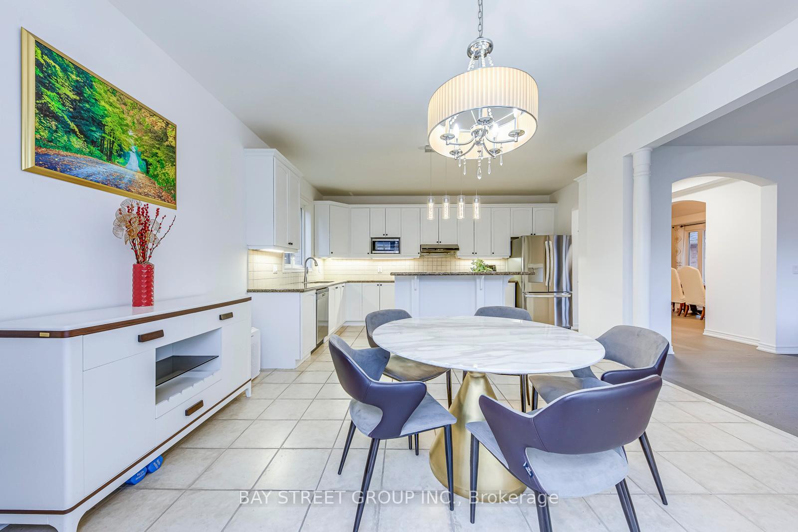 Photo 9 of 16 Henderson Street, Hamilton, Ancaster — HOMEH