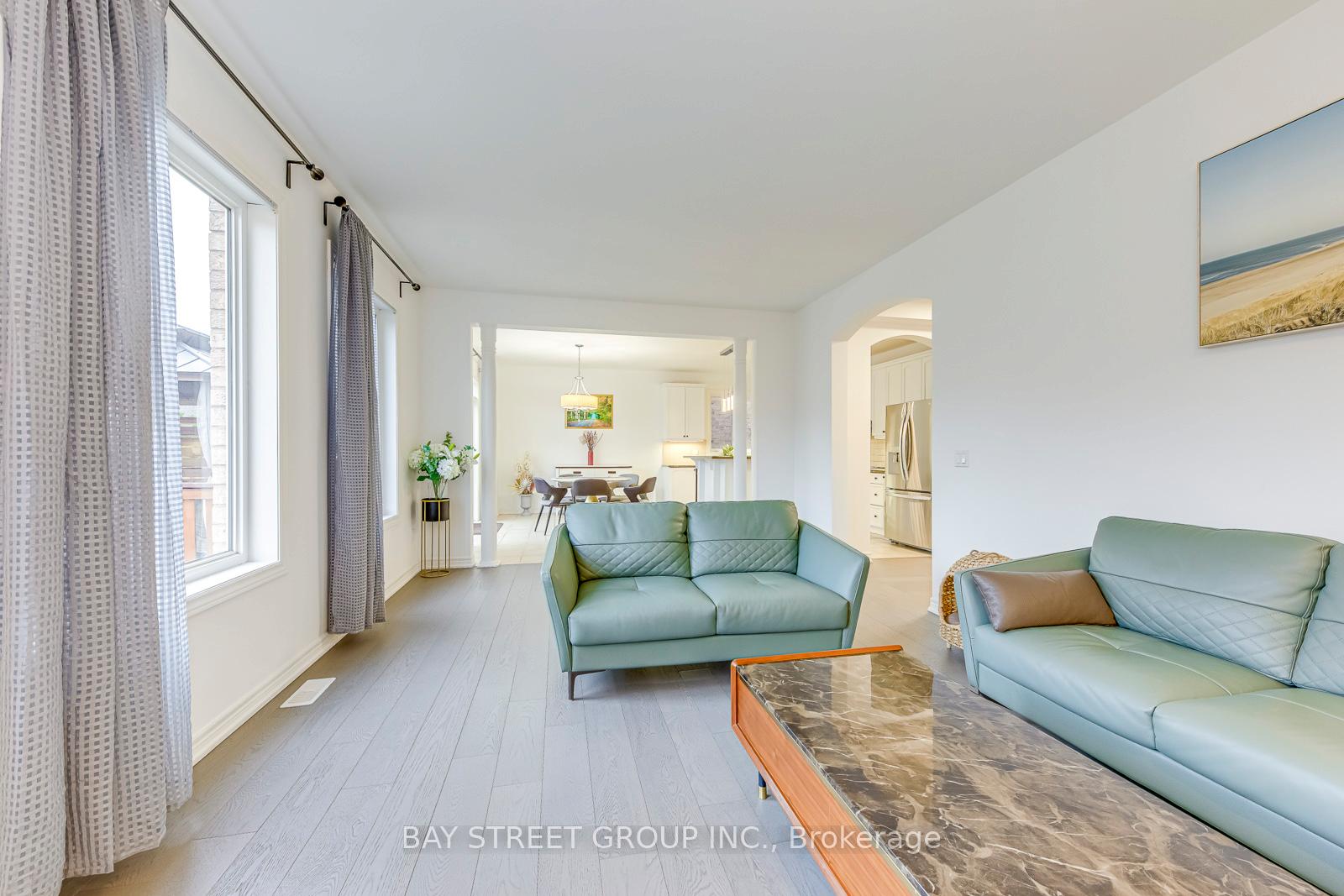 Photo 11 of 16 Henderson Street, Hamilton, Ancaster — HOMEH