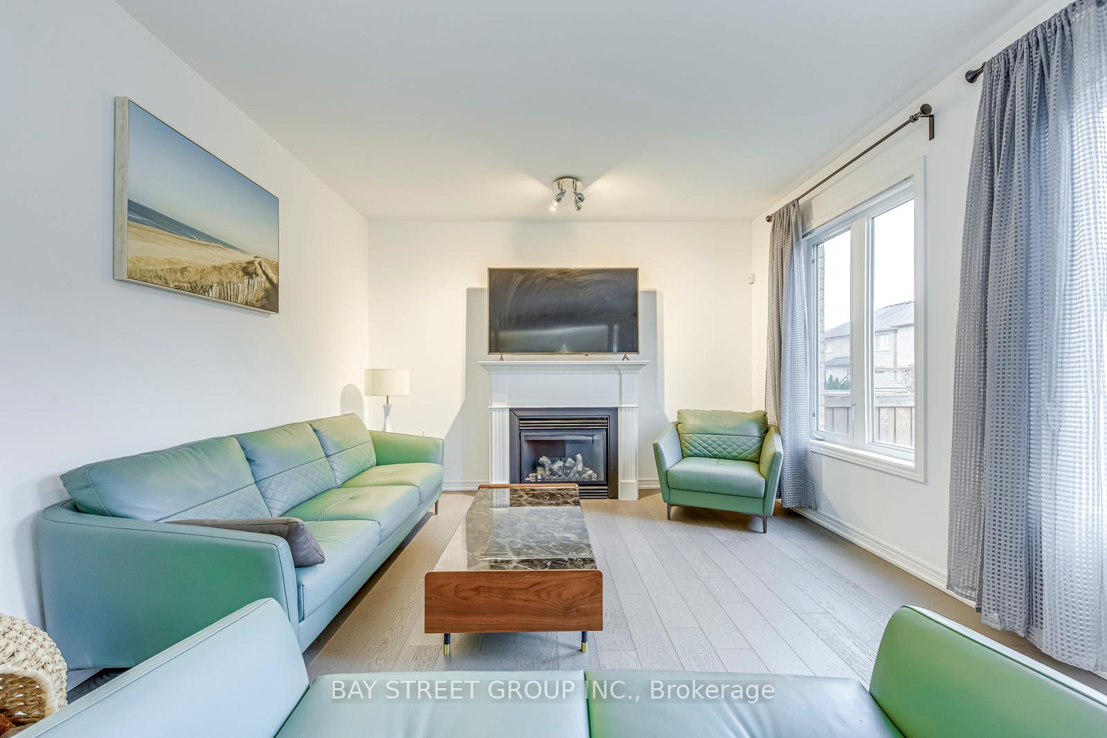Photo 12 of 16 Henderson Street, Hamilton, Ancaster — HOMEH