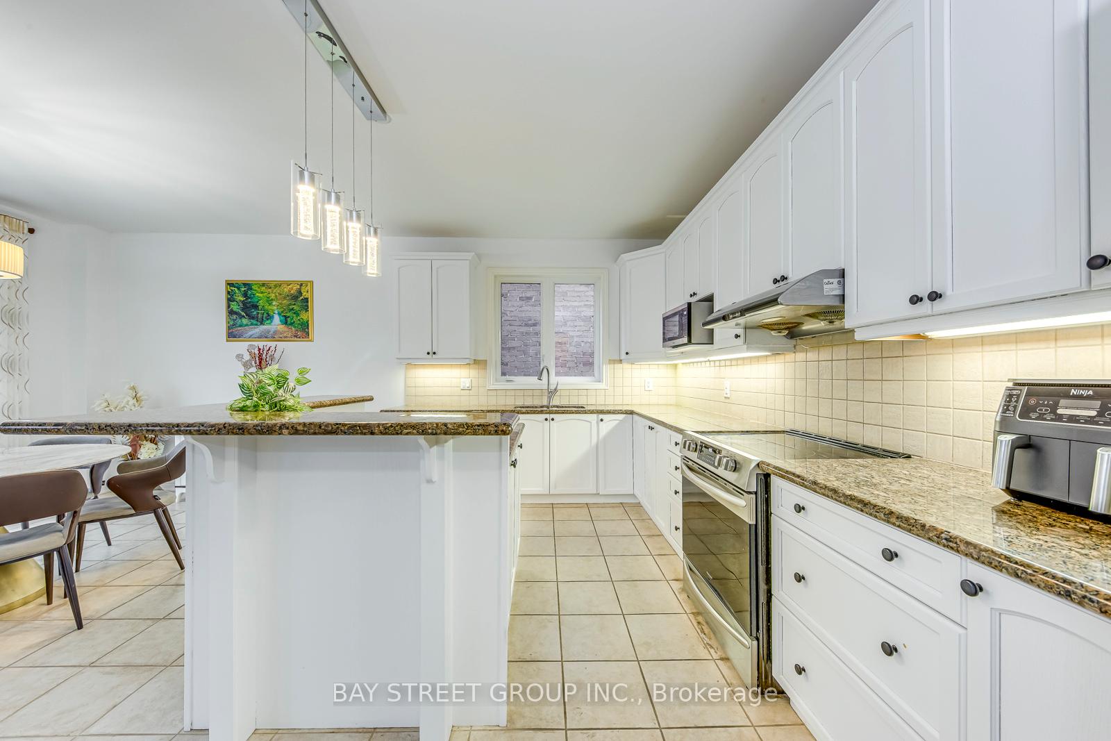 Photo 15 of 16 Henderson Street, Hamilton, Ancaster — HOMEH