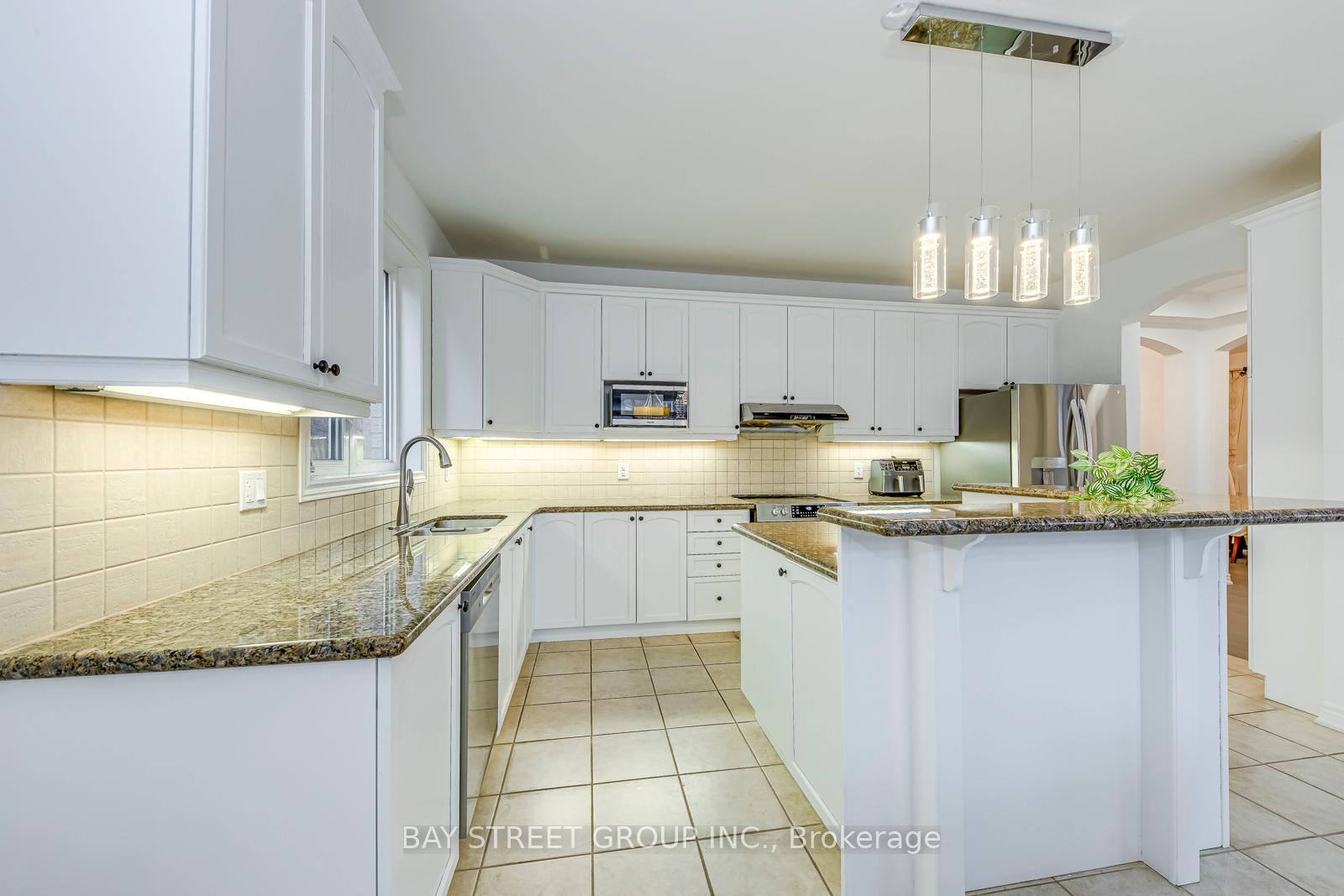 Photo 16 of 16 Henderson Street, Hamilton, Ancaster — HOMEH