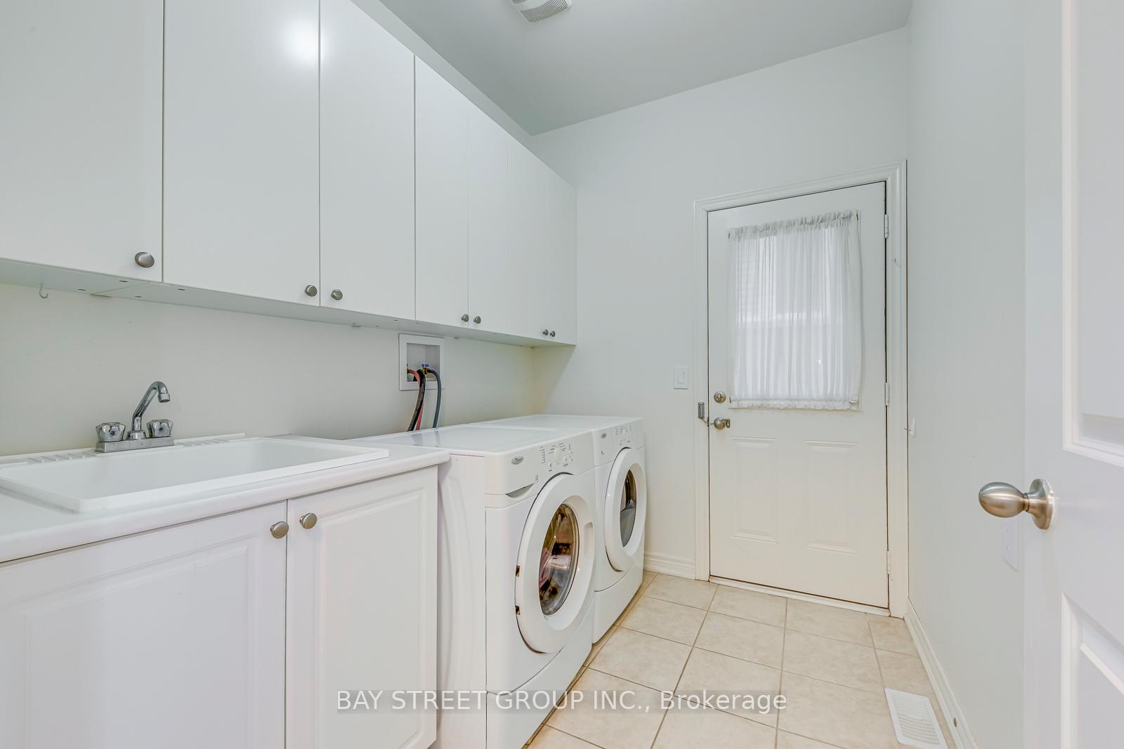 Photo 19 of 16 Henderson Street, Hamilton, Ancaster — HOMEH