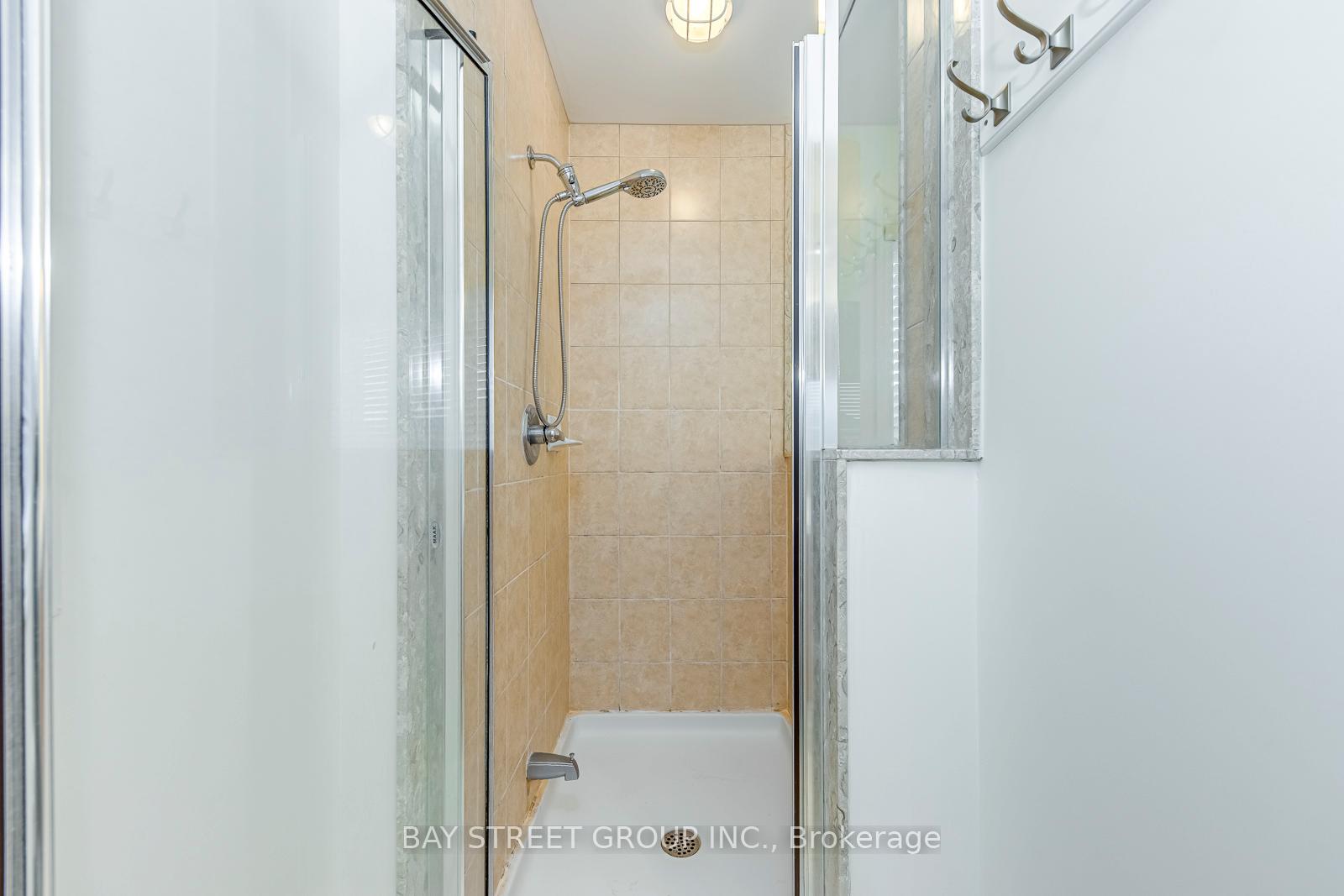 Photo 26 of 16 Henderson Street, Hamilton, Ancaster — HOMEH